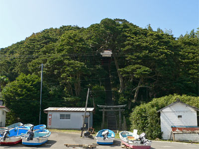 田代島大泊港の鹿島神社