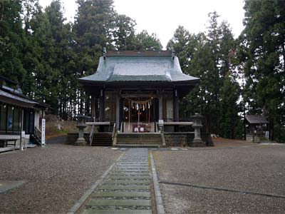 一関市釣山の八幡神社社殿