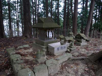 一関市釣山の八幡神社境内の八雲神社