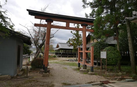 岡田國神社旧社殿鳥居
