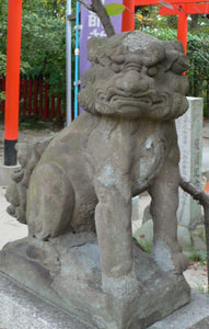 大江神社境内の狛犬