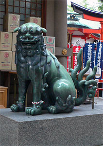 高津宮拝殿前青銅狛犬