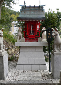天満宮境内の稲荷神社