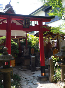 大阪船場の御霊神社境内の松之木神社と大黒社
