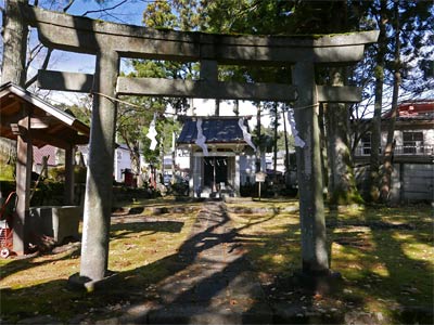 日光の磐裂神社参道