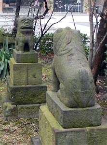 六郷神社狛犬（阿像）