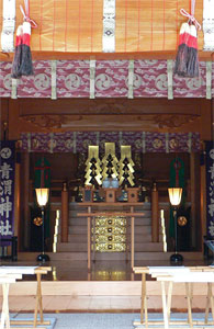 青渭神社拝殿内部