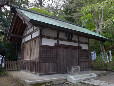 鎌倉市西御門の白旗神社拝殿