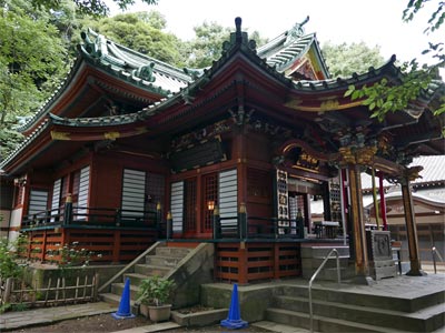 東京都北区岸町の王子稲荷神社社殿