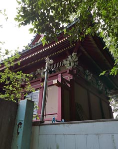 東京都北区岸町の王子稲荷神社本殿