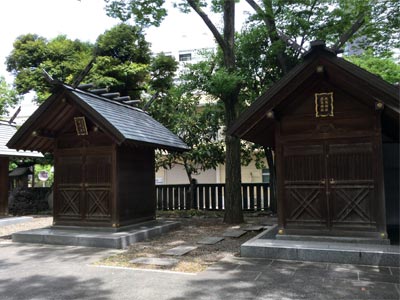 富岡八幡宮境内の大国主社と恵比須社，鹿島神社と大鳥神社