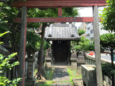 野見宿禰神社境内の稲荷神社