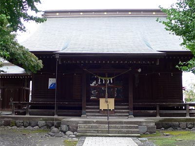 山形市六日町の熊野神社社殿正面