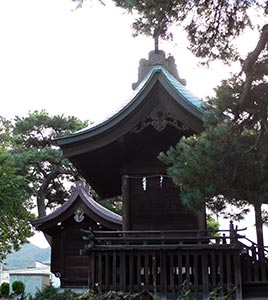山形市緑町の三島神社と境内の三嶋稲荷神社の本殿