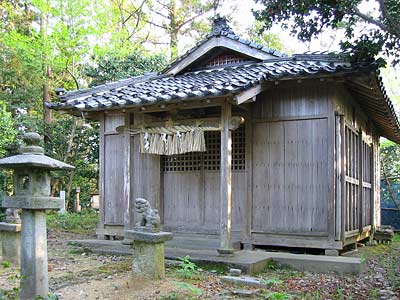 和島村の東保内の古峯神社社殿