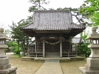 小平方の諏訪神社拝殿