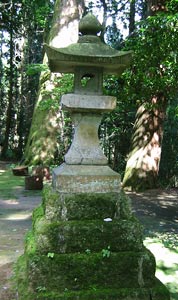 中山神社灯籠