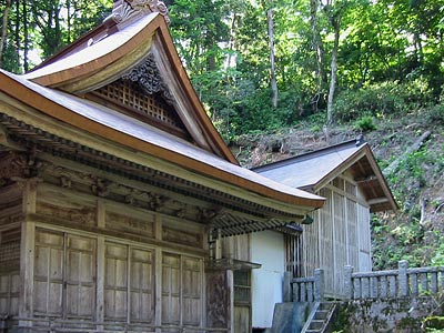 橋田の中山神社拝殿