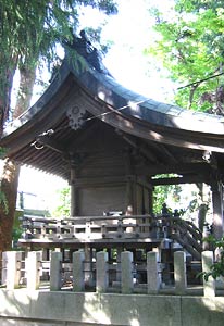 白根神社境内の稲荷神社
