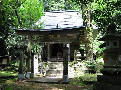 国上山中腹の乙子神社