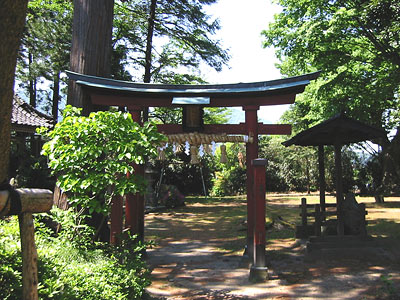 弥彦村の村山神社宮