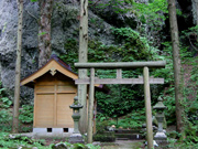 漆山神社（朝日村）
