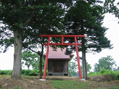 津南町赤沢の稲荷神社