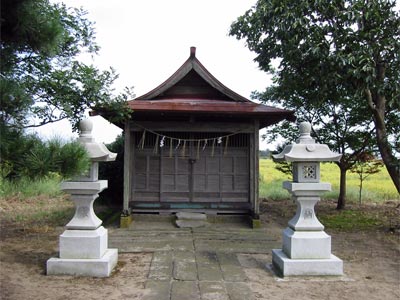 新潟市木崎の冠干神社社殿