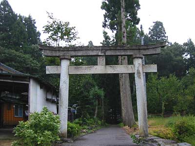 加茂市黒水の日吉神社