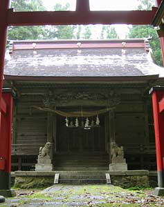 黒水の日吉神社拝殿正面