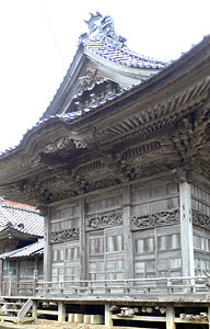 牛尾神社拝殿側面