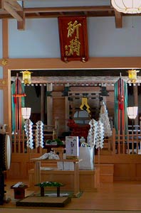 八海山神社社殿内部