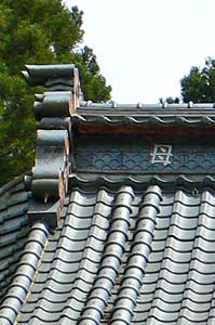 阿賀野市山崎の母衣王神社拝殿の屋根