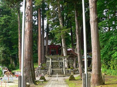 栃堀の巣守神社