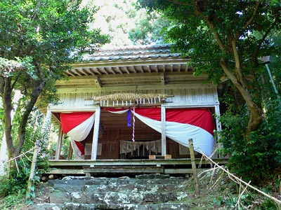 伏部の八幡神社拝殿