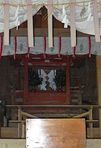 伏部の八幡神社拝殿内部