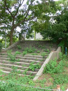 新潟招魂社の階段跡