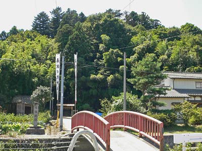 村上市殿岡の日枝神社全景