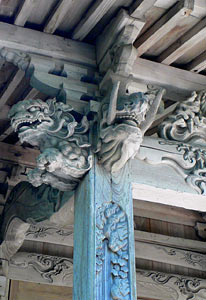 殿岡の日枝神社拝殿彫刻