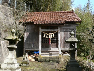 琴浦の白山神社社殿