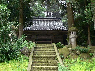小出の諏訪神社石段
