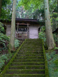 新発田市箱岩の諏訪神社社殿