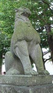 六日町の八坂神社狛犬（阿）