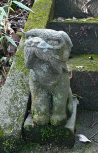 柳沢羽黒神社狛犬（左）