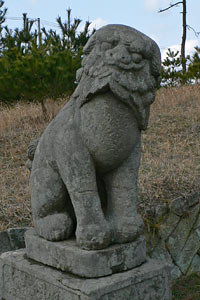 佐渡市八幡の八幡神社狛犬（像）