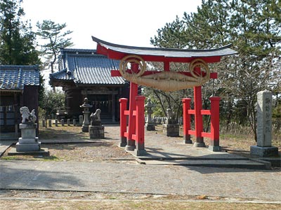 聖籠町亀塚の諏訪社神明社合殿