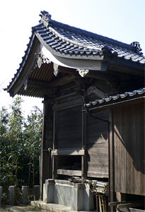 亀塚の諏訪神明社本殿