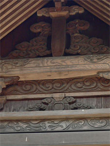 亀塚の諏訪神明社本殿装飾