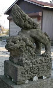 聖籠町長島の神明宮狛犬（阿像）