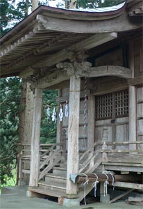 関川村幾地の七社神社拝殿向拝